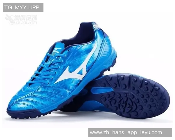 屠龙脚足球鞋助你在绿茵场上展现无与伦比的速度与力量