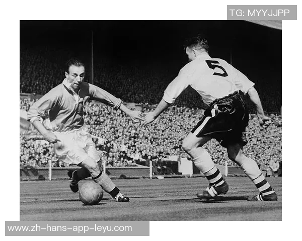 探索英国足球队队服的历史演变与文化象征意义